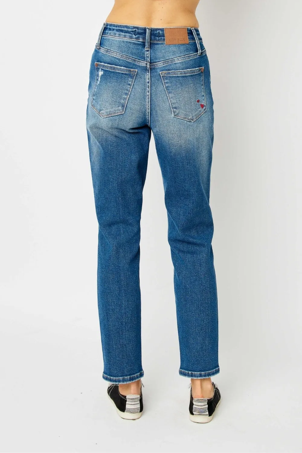 Judy Blue Full Size Distressed Queen of Hearts Boyfriend Fit Jeans