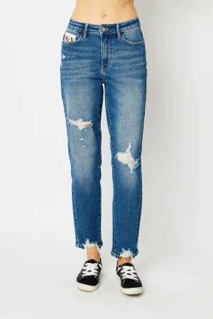 Judy Blue Full Size Distressed Queen of Hearts Boyfriend Fit Jeans