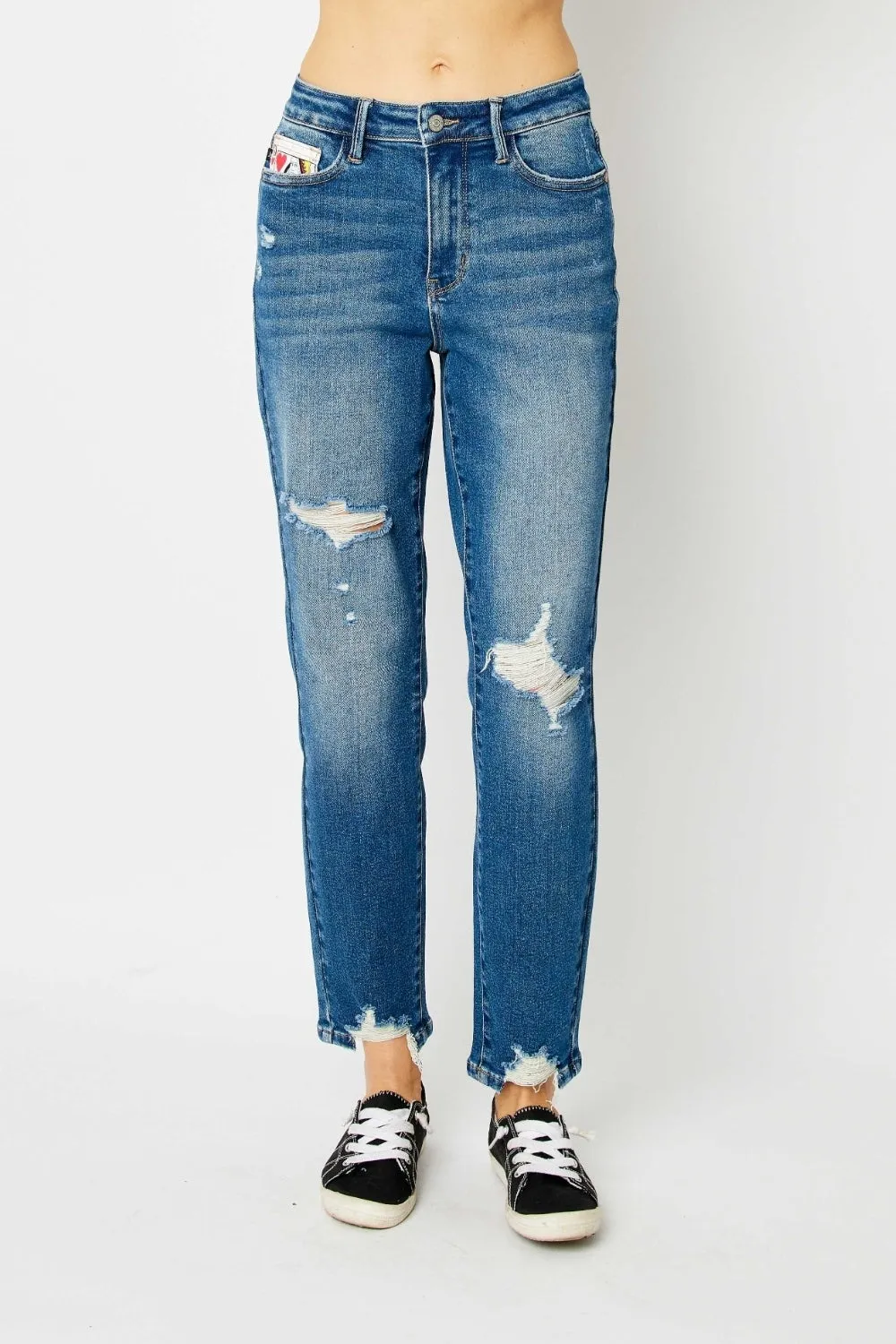 Judy Blue Full Size Distressed Queen of Hearts Boyfriend Fit Jeans