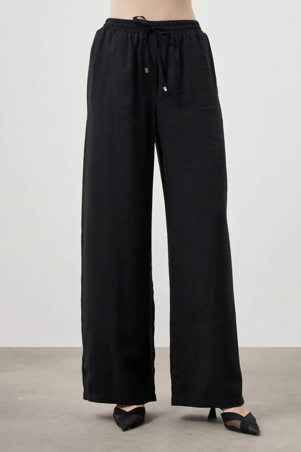 Mizalle- Wide Leg Pants Black