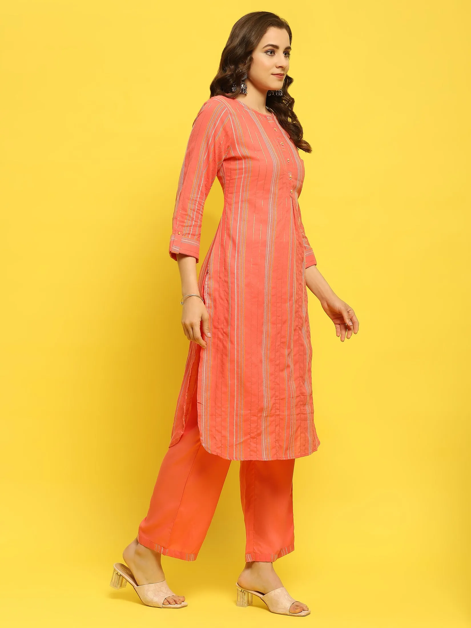 Women Cotton Peach Yarn Dyed Kurta With Comfort Pant