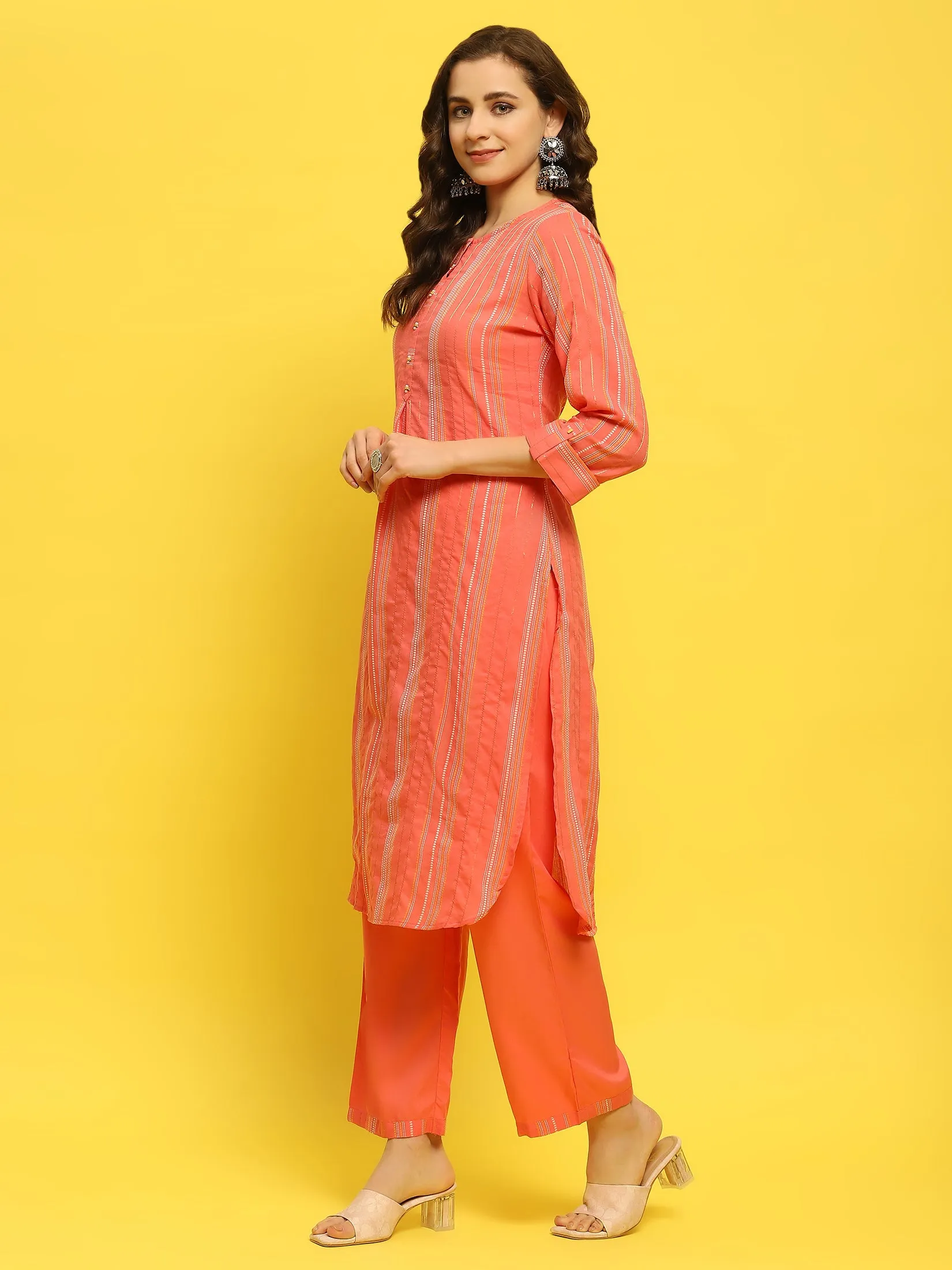 Women Cotton Peach Yarn Dyed Kurta With Comfort Pant