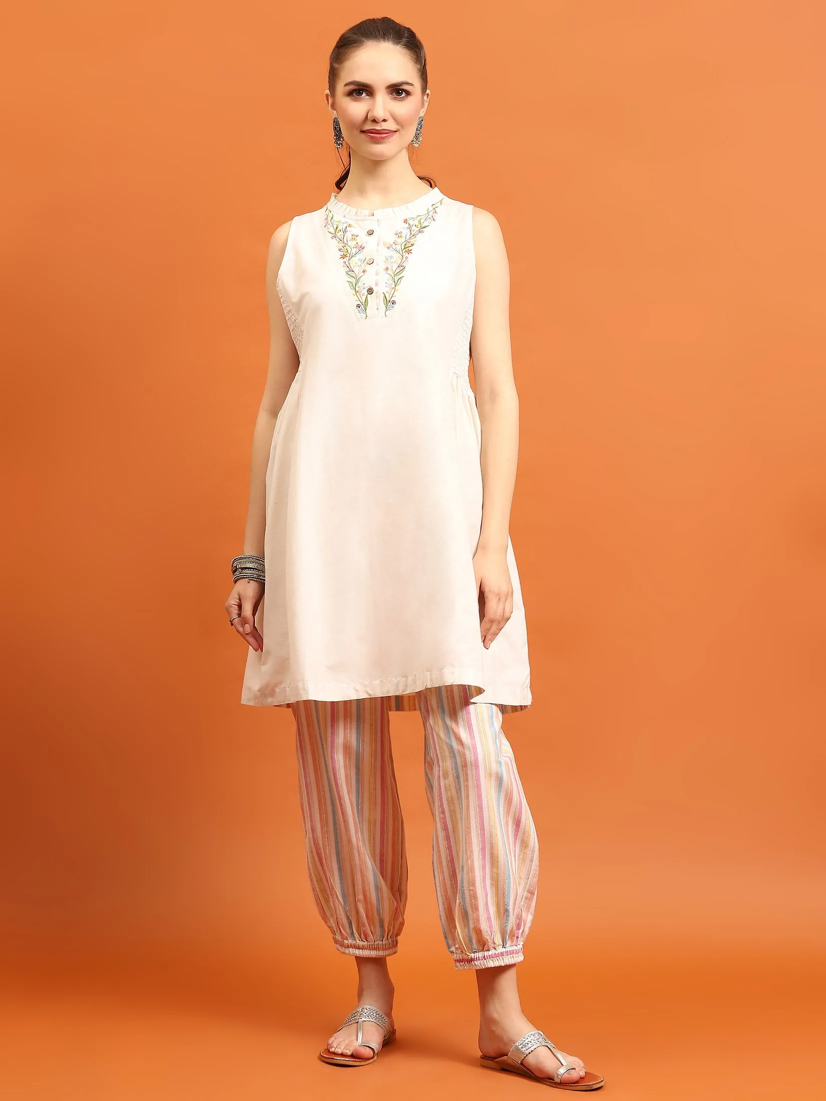 Women Off White Embroidered Kurta With Harem Pant